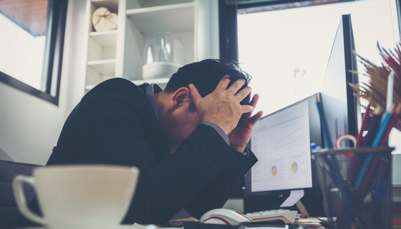 SMB Norge mener at hvis staten ikke klarer å betale sykelønn tide, må systemet forbedres – ikke forvente at andre plukker opp regningen. Foto: AdobeStock