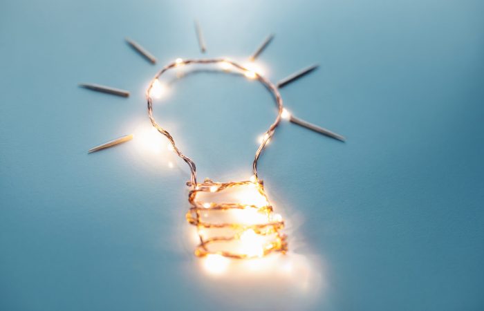 SMB Norge mener at en strømpolitikk som ikke gir forutsigbarhet for små og mellomstore bedrifter, er en politikk som setter svært mange arbeidsplasser i spill. Foto: AdobeStock