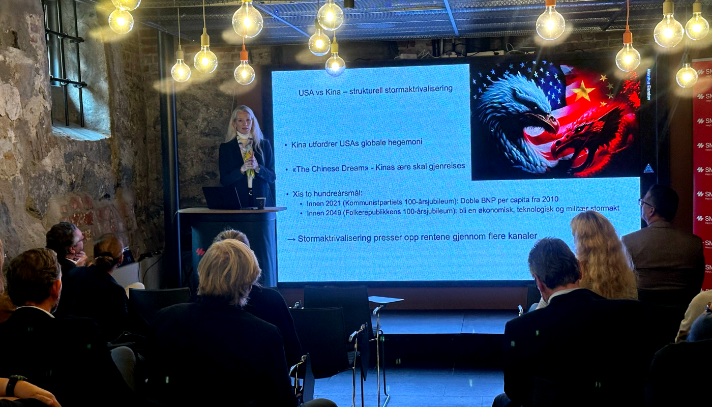 Kari Due-Andresen fra Akershus Eiendom holdt foredrag om den økonomiske utsiktene nasjonalt og internasjonalt.