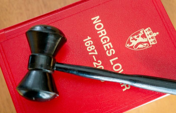 SMB Norge mener det er bedre å forlenge dagens midlertidige lov og sende saken tilbake til regjeringenfor en grundig gjennomgang. Foto: AdobeStock.