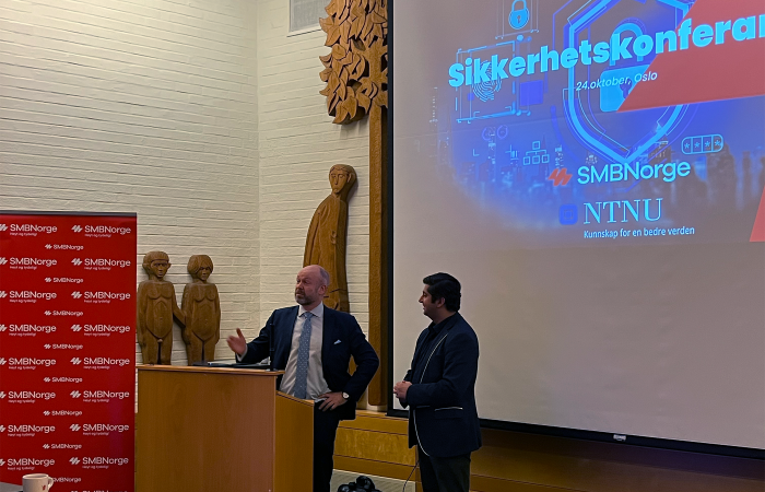 Administrerende direktør i SMB Norge, Jørund H. Rytman, og stortingsrepresentant Himanshu Gulati ønsker alle velkommen til arrangementet.